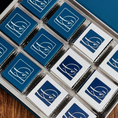 سفارش شکلات با عکس دلخواه همراه با چاپ لوگو اختصاصی برای شرکت انتخاب.